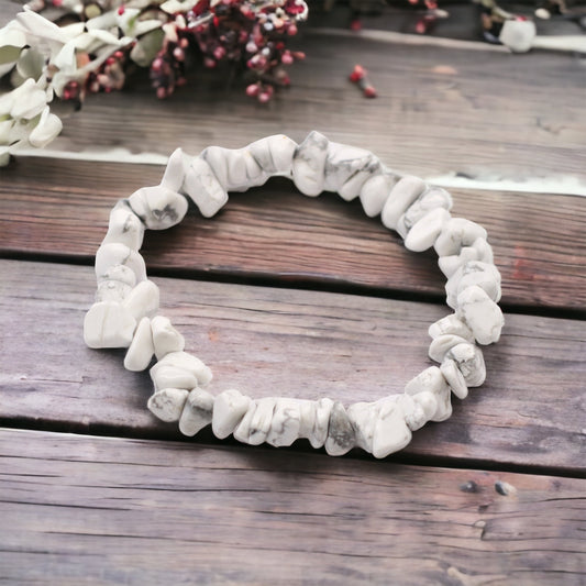 White Howlite Crystal Chip Bracelet