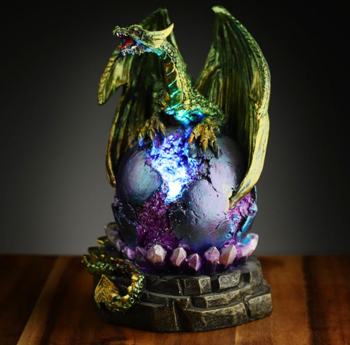 Dark Legends LED Geode Plinth Green Dragon Egg – Magickal Moon